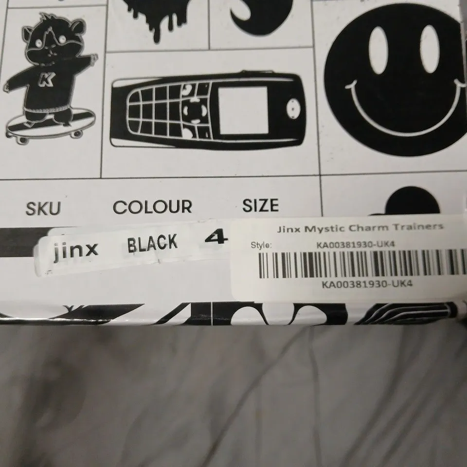 BOXED UK4 KOI JINX MYSTIC CHARM TRAINERS – BLACK