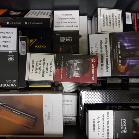 LOT OF APPROXIMATELY 20 VAPING PRODUCTS AND ACCESSORIES