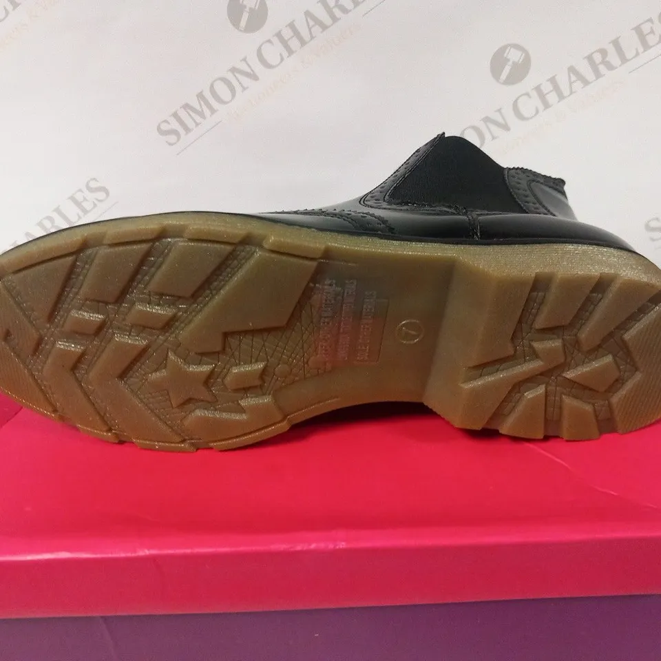 BOXED DOLCIS WIN LOVE BLACK BOX PU SIZE 7
