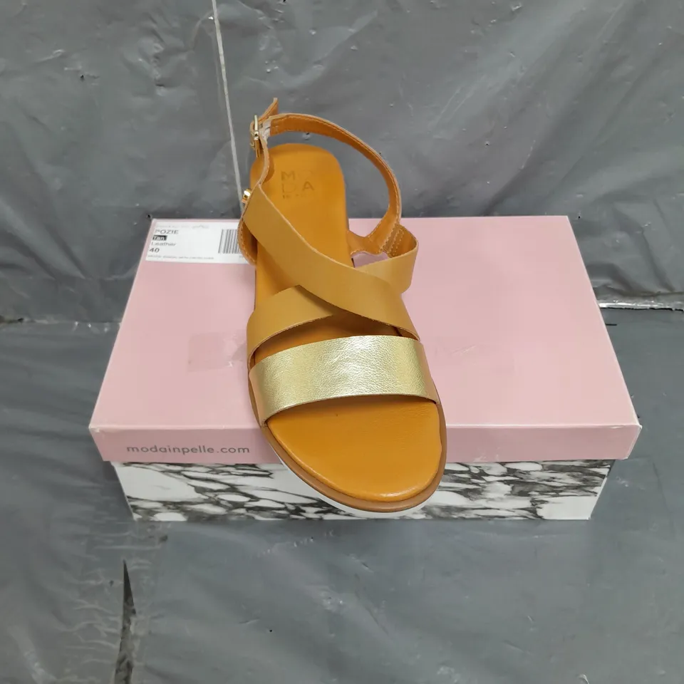 BOXED PAIR OF MODA IN PELLE WEDGE SANDAL WITH CROSS OVER IN TAN LEATHER SIZE 7