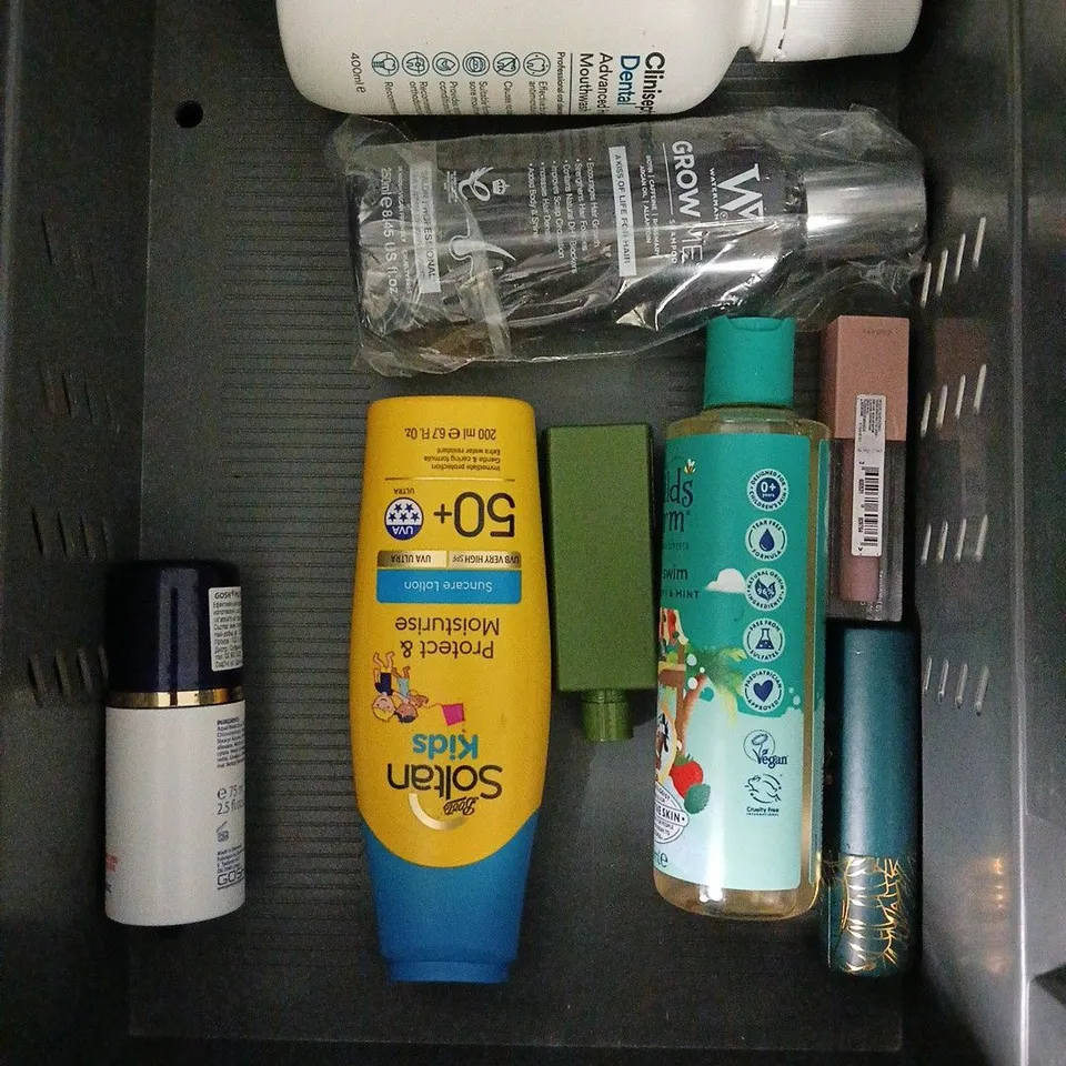 APPROXIMATELY 20 ASSORTED HEALTH & BEAUTY PRODUCTS TO INCLUDE CERAVE SMOOTHING CLEANSER, AUSSIE LEAVE-IN CONDITIONER, GIVE ME BLONDE SHOT, ETC