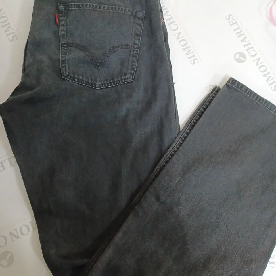LEVI DENIM JEANS IN BLACK W36 L32 