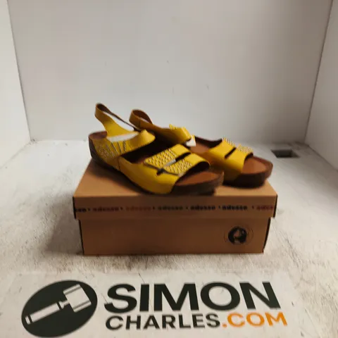 ADESSO YELLOW LEATHER SANDALS – WOMEN'S, STUDDED STRAP DETAIL SIZE 39 (UK 7)