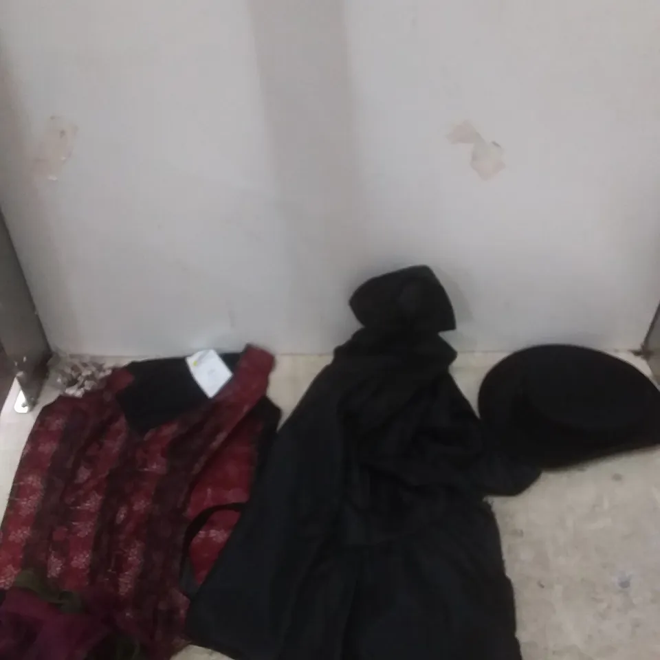 PACKAGED CHILDRENS HALLOWEEN OUTFIT SET 