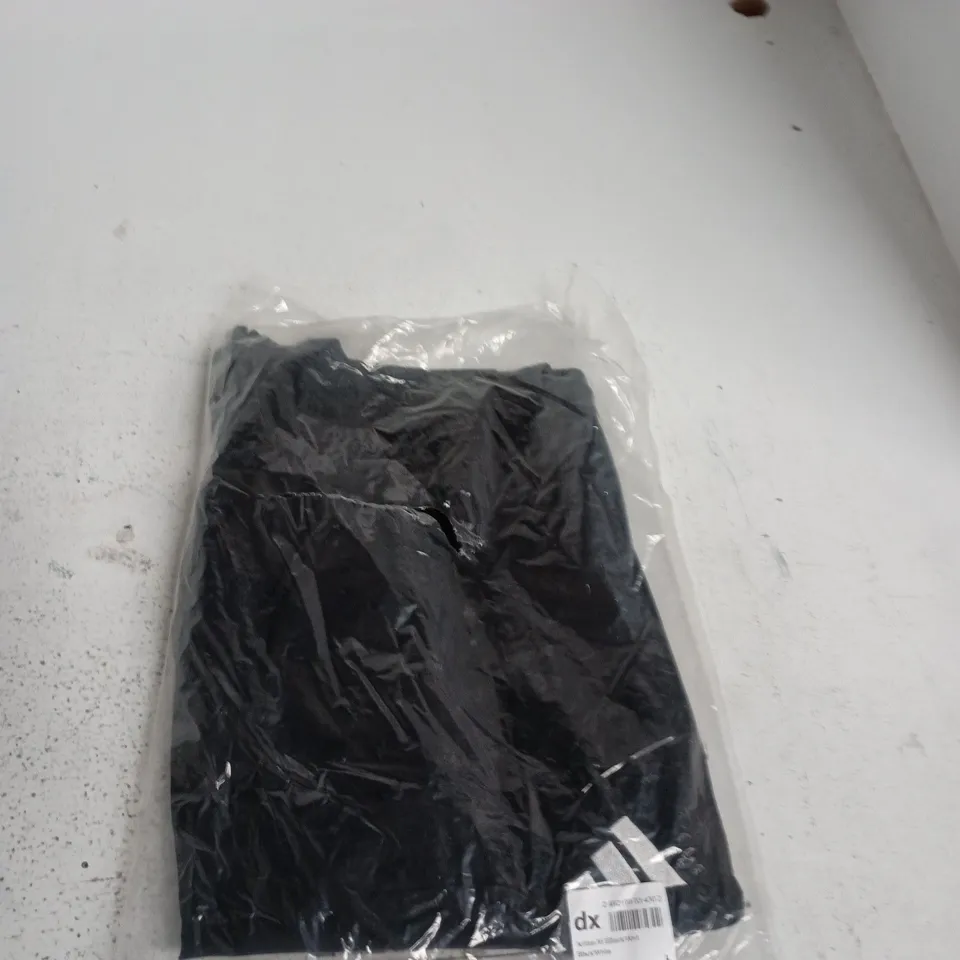 ADIDAS MENS SHORTS BLACK/WHITE – MEN'S CLOTHING, SIZE L 