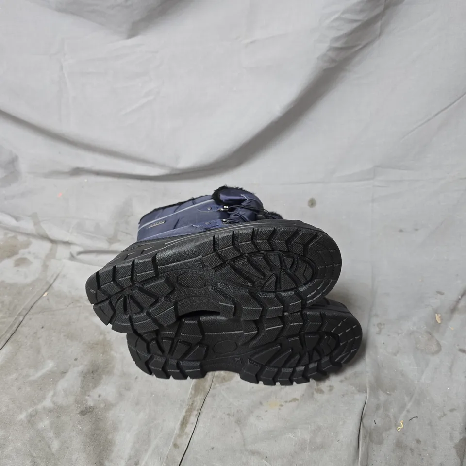 MOUNTAIN WAREHOUSE KIDS' WINTER BOOTS – BLUE/NAVY WITH FAUX FUR LINING KIDS SIZE 13. UNBOXED