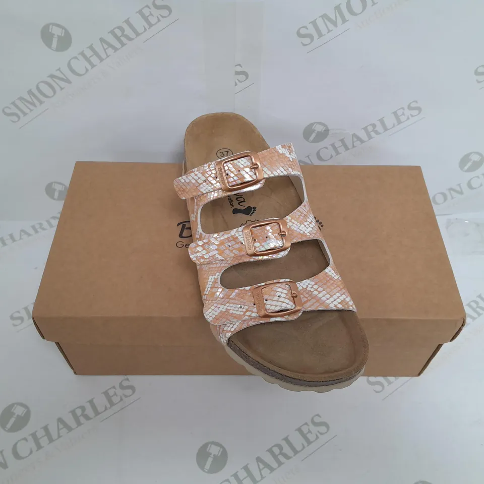 BOXED PAIR OF BONOVA SANDALS IN ROSE/SNAKE SIZE 4