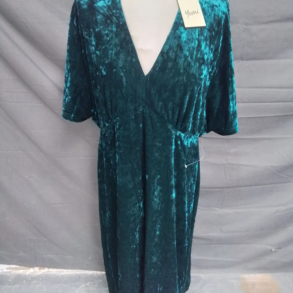 YUMI GREEN V-NECK DRESS - 14