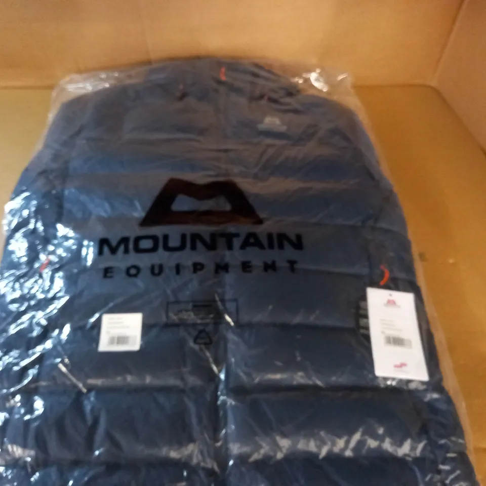 BAGGED MOUNTAIN EQUIPMENT LIGHTLINE JACKET IN NAVY - UK XL