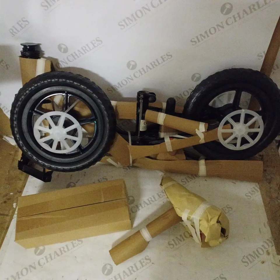 GLIDE BOYS BALANCE BIKE 10" BLACK AND ORANGE  RRP £89