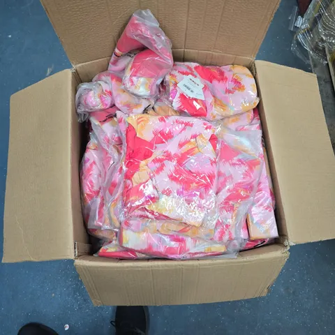 BOX OF APPROXIMATELY 50 TAMSY DRESSES