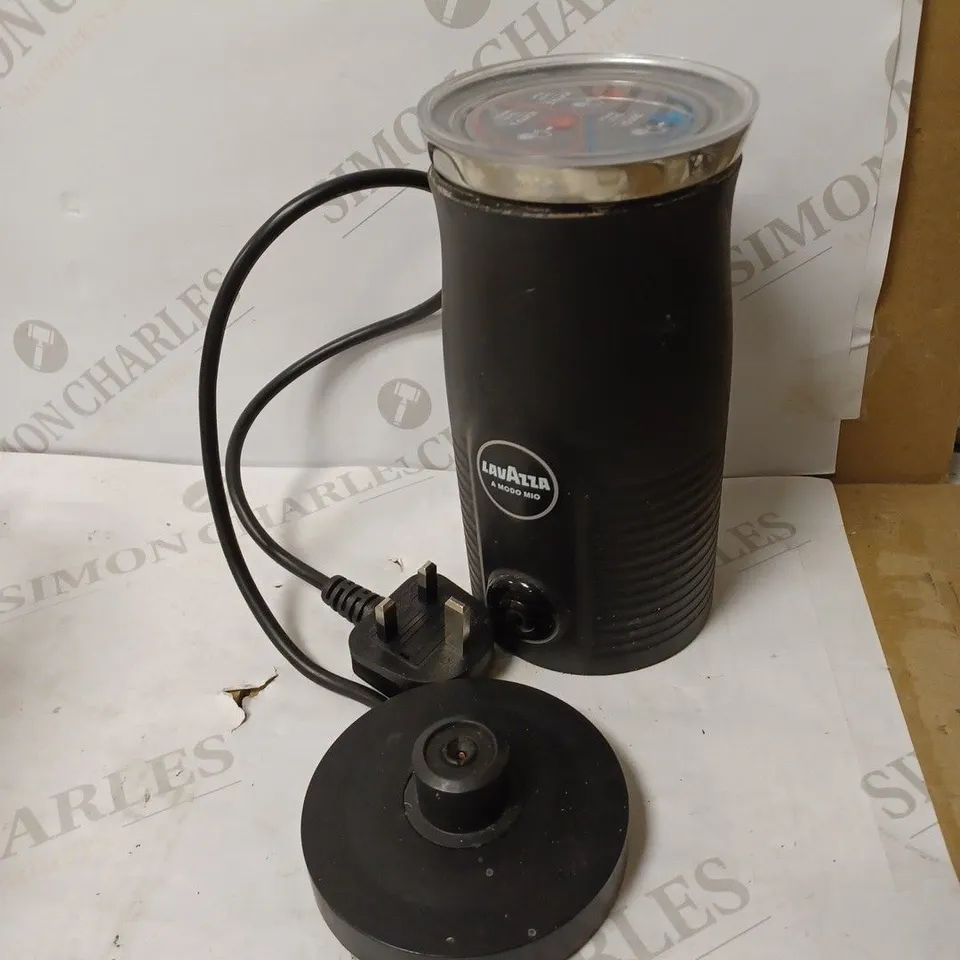 LAVAZZA A MODO MIO MILK EASY FROTHER 