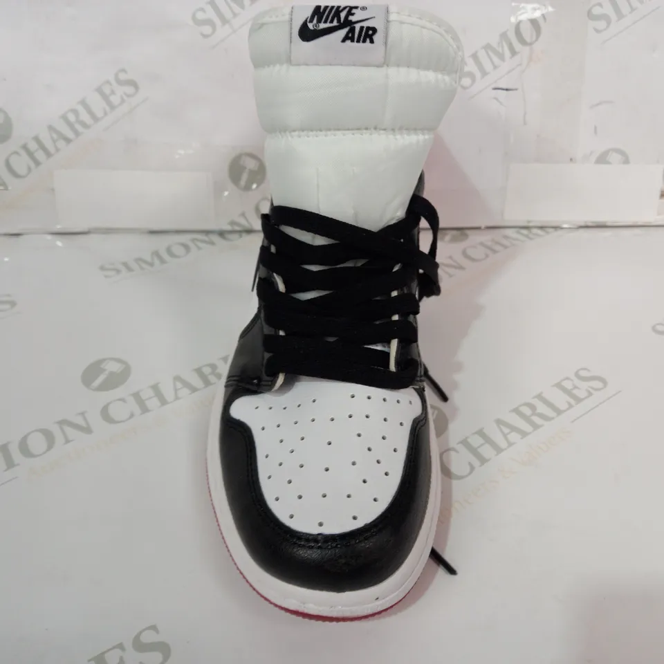 PAIR OF NIKE AIR JORDAN SHOES IN RED/BLACK/WHITE UK SIZE 7.5