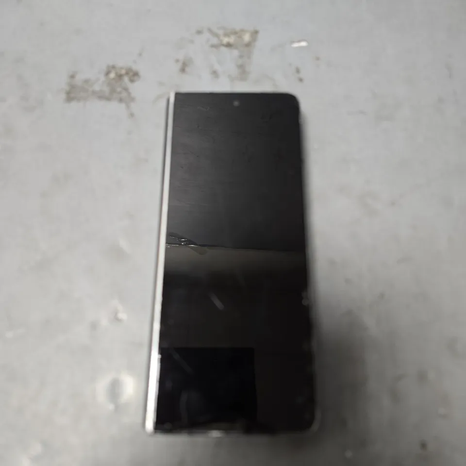 SAMSUNG GALAXY FOLD IN BLACK - MODEL UNSPECIFIED 