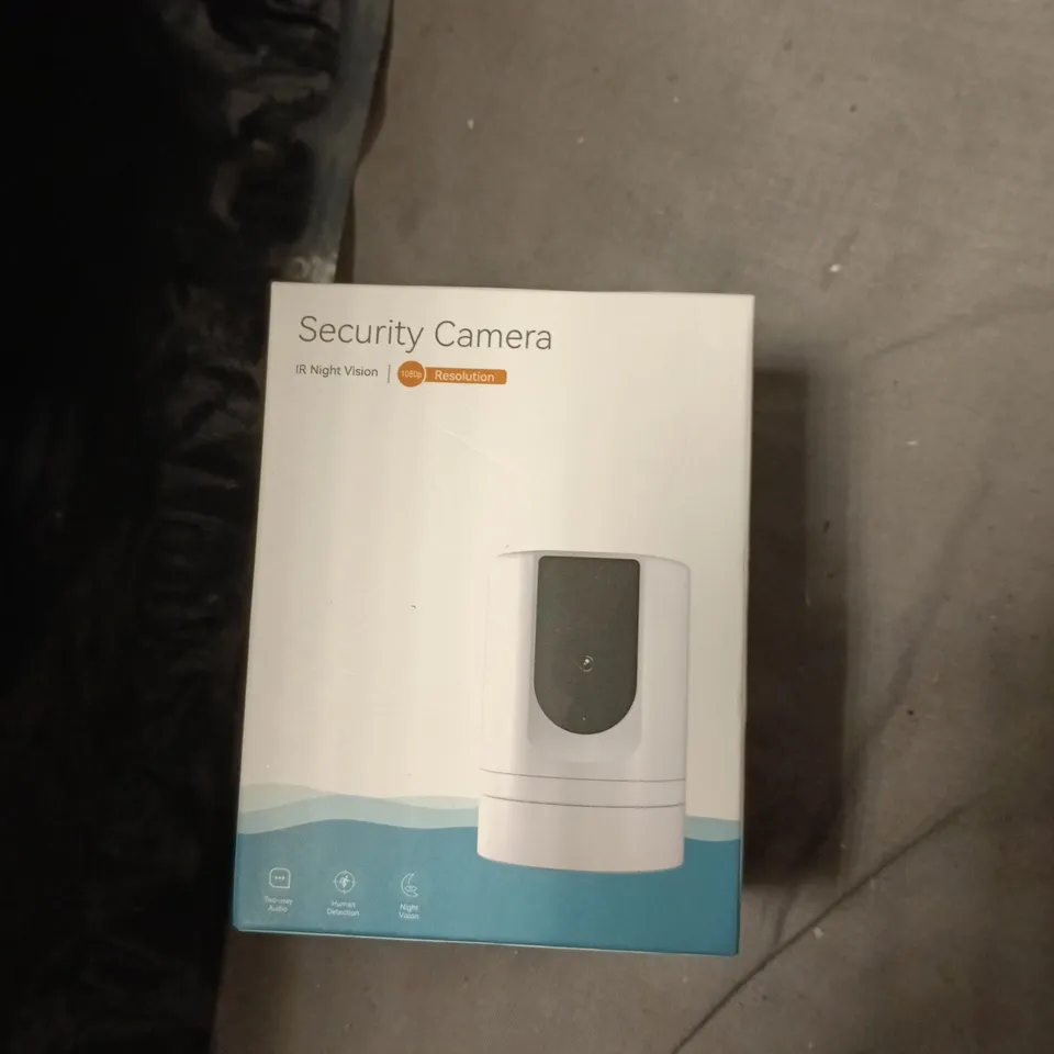 BOX OF APPROXIMATELY 15 ASSORTED ELECTRONIC ITEMS TO INCLUDE: WIFI CAMERA AND SECURITY CAMERA