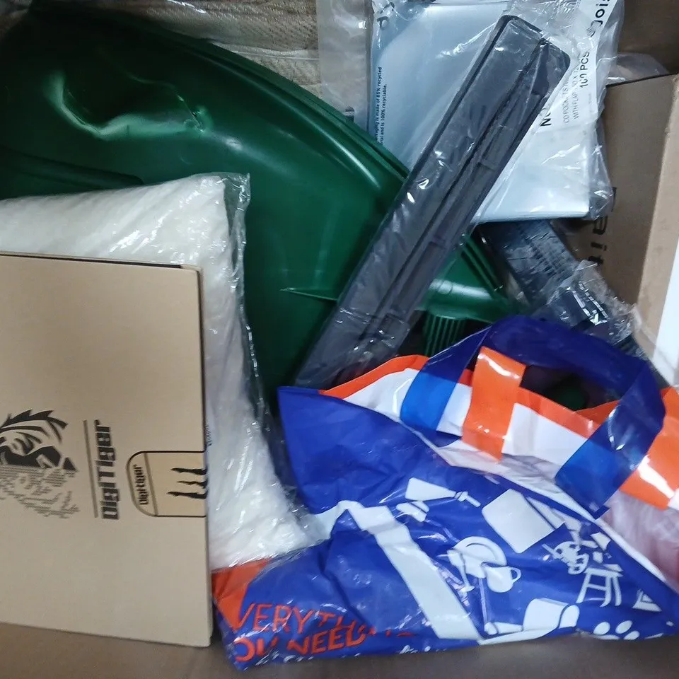 BOX OF APPROXIMATELY 12 ASSORTED HOUSEHOLD ITEMS TO INCLUDE LAUNDRY DETERGENT SHEETS, NOTEBOOK, ETC