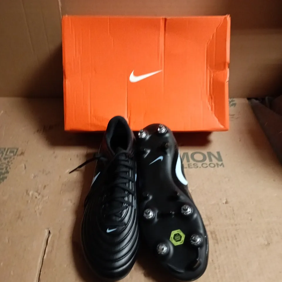 NIKE FOOTBALL BOOTS – BLACK FG, BOXED - UK SIZE 10.5