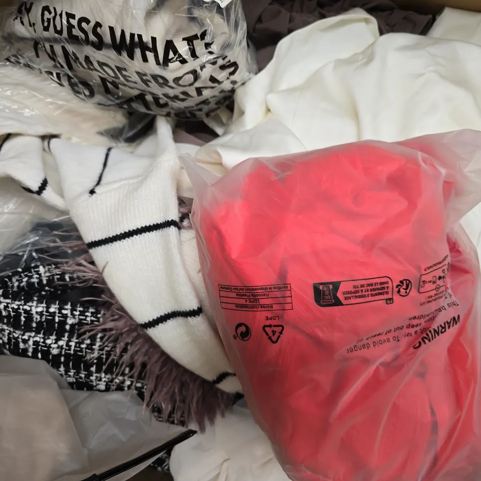 APPROXIMATELY 25 ASSORTED CLOTHING AND FASHION PRODUCTS IN VARIOUS STYLES AND SIZES - COLLECTION ONLY