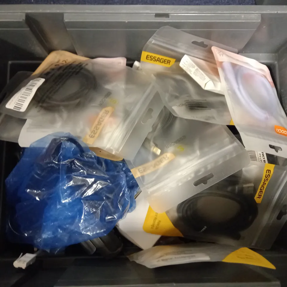 BOX OF APPROX 20 ASSORTED CABLES