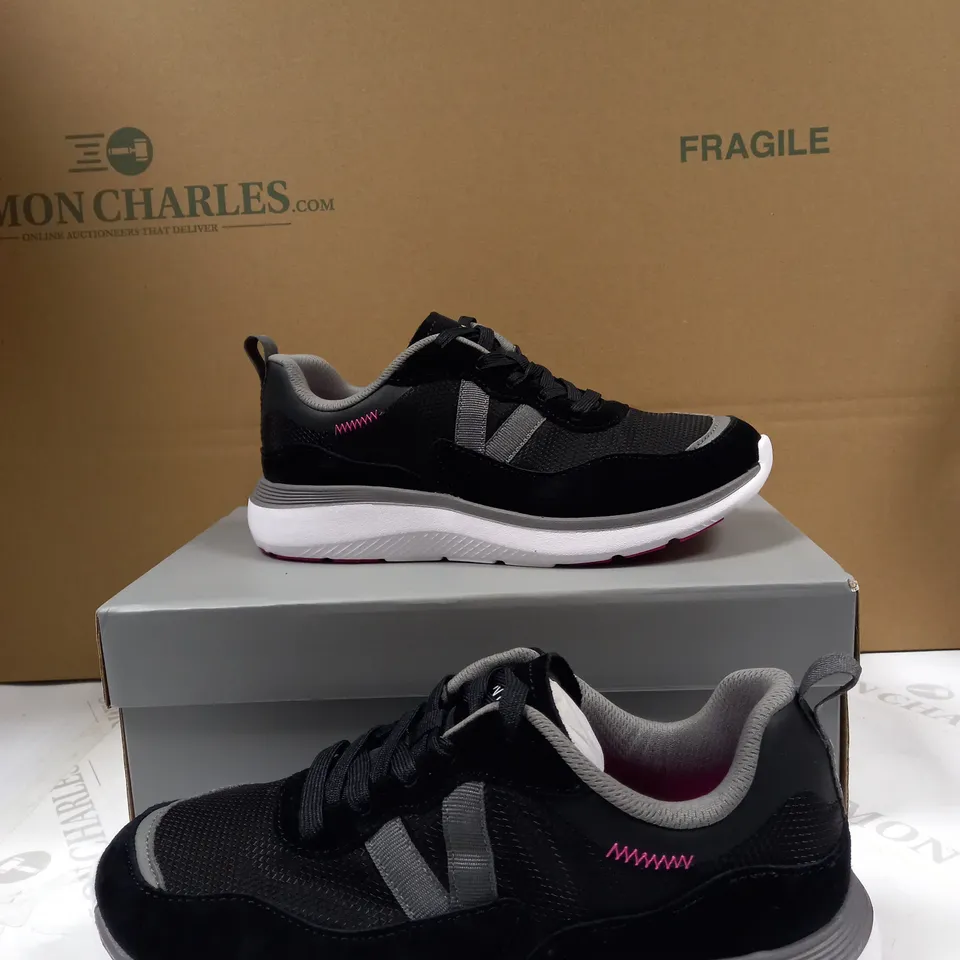 VIONIC DESIGNER TRAINERS - BLACK, UK SIZE 5.5