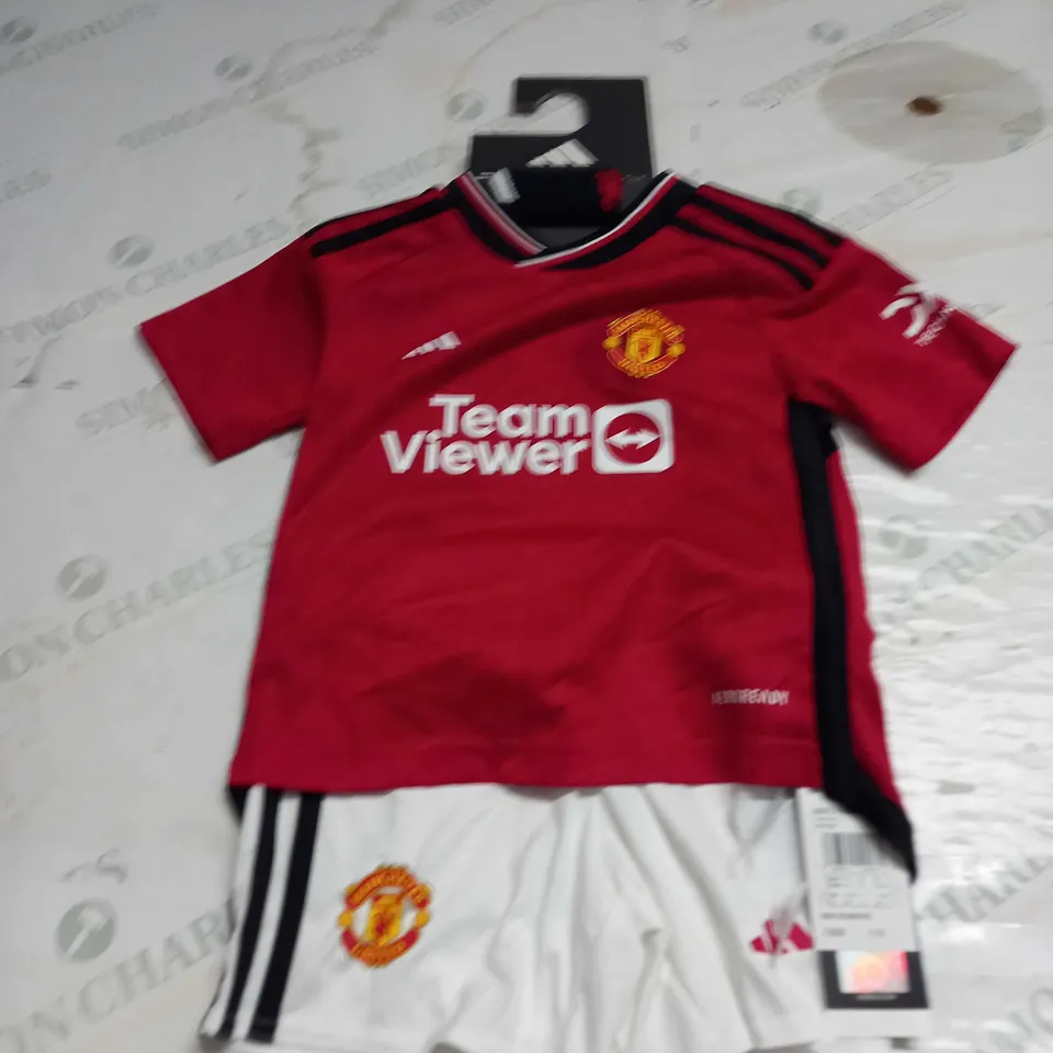MANCHESTER UNITED FC FULL HOME KIT SIZE 2-3 YRS