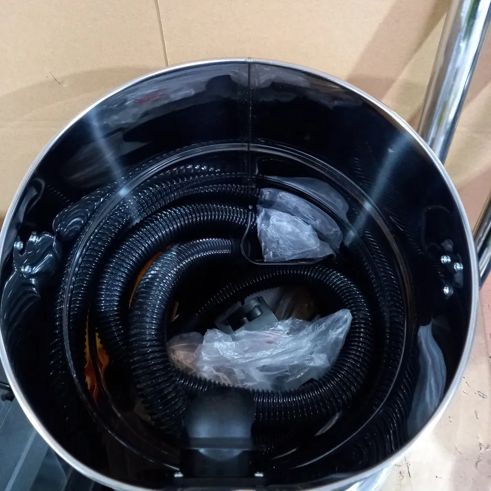 VACMASTER L CLASS DUST EXTRACTOR 240V | INDUSTRIAL WET AND DRY VACUUM CLEANER