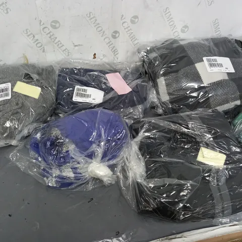 APPROXIMATELY 15 ASSORTED CLOTHING ITEMS TO INCLUDE DRESSES, TROUSERS, BLOUSES, ETC