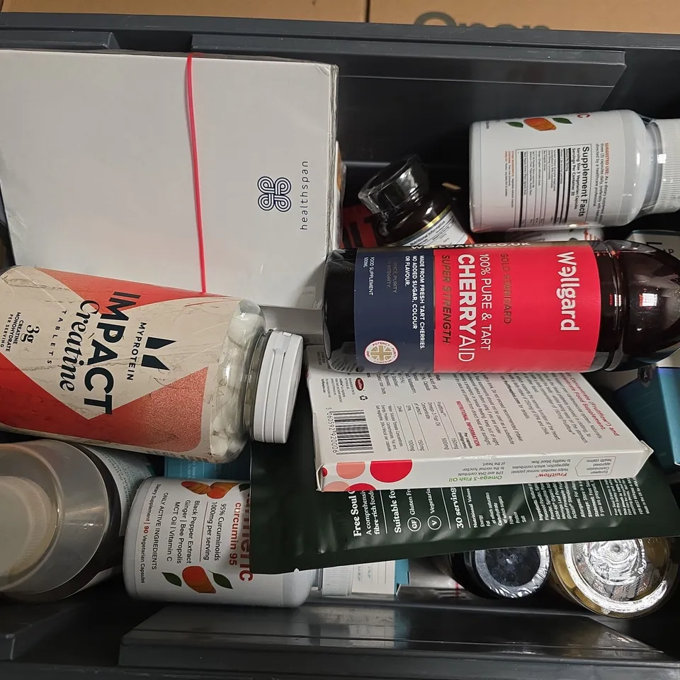 APPROXIMATELY 15 ASSORTED VITAMIN/HEALTH AID PRODUCTS TO INCLUDE MYPROTEIN IMPACT CREATINE, FREE SOUL GREENS MANGO, WELLGARD GOLD STANDAR CHERRYAID, ETC - COLLECTION ONLY