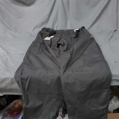 CRAGHOPPERS MEN'S TROUSERS – CHARCOAL GREY, UK 36 (EU 52) REGULAR