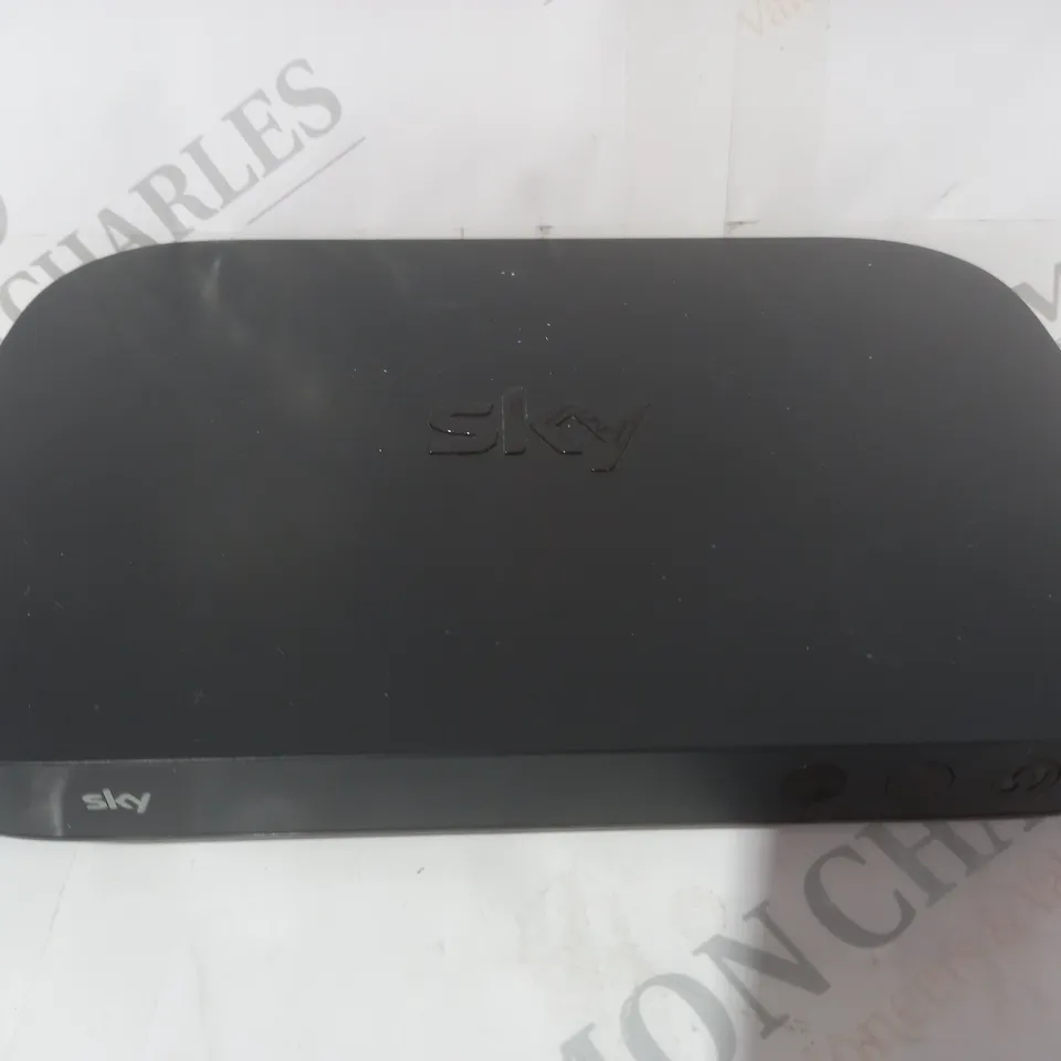 SKY EM150 Q MINI BOX