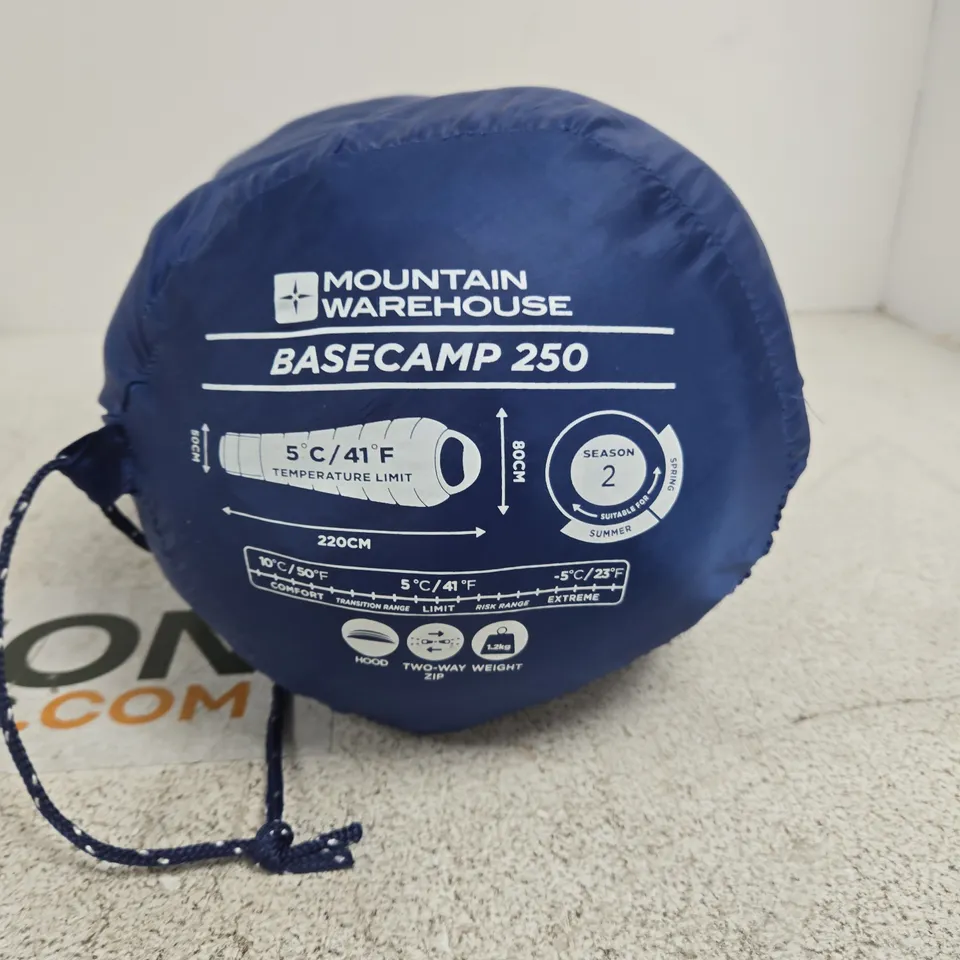 MOUNTAIN WAREHOUSE BASECAMP 250 SLEEPING BAG – BLUE, 5°C (41°F) WITH STUFF SACK