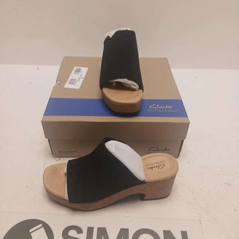 CLARKS COLLECTION WOMEN'S BLACK WEDGE SANDALS – CORK PLATFORM SIZE 7.5