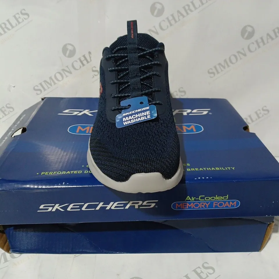 BOXED PAIR OF SKECHERS MENS AIR COOLED MEMORY FOAM TRAINERS IN NAVY SIZE 7