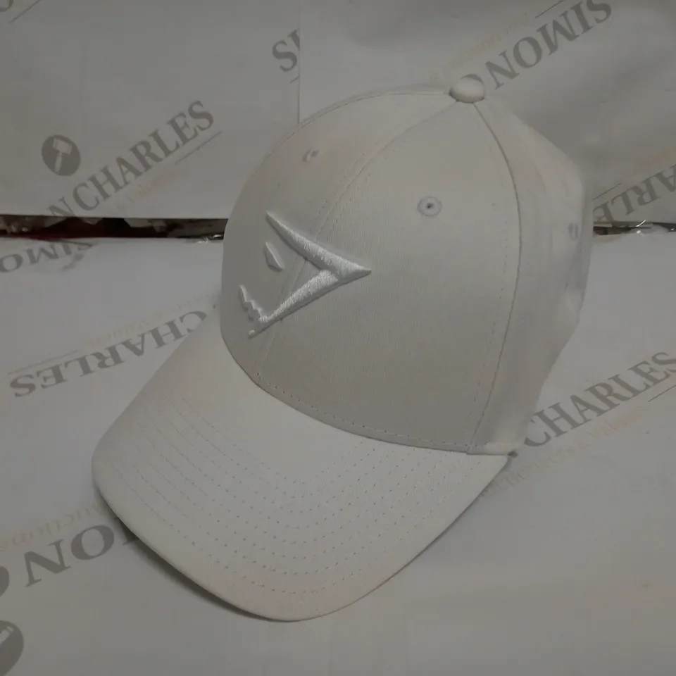 GYMSHARK WHITE BASEBALL CAP