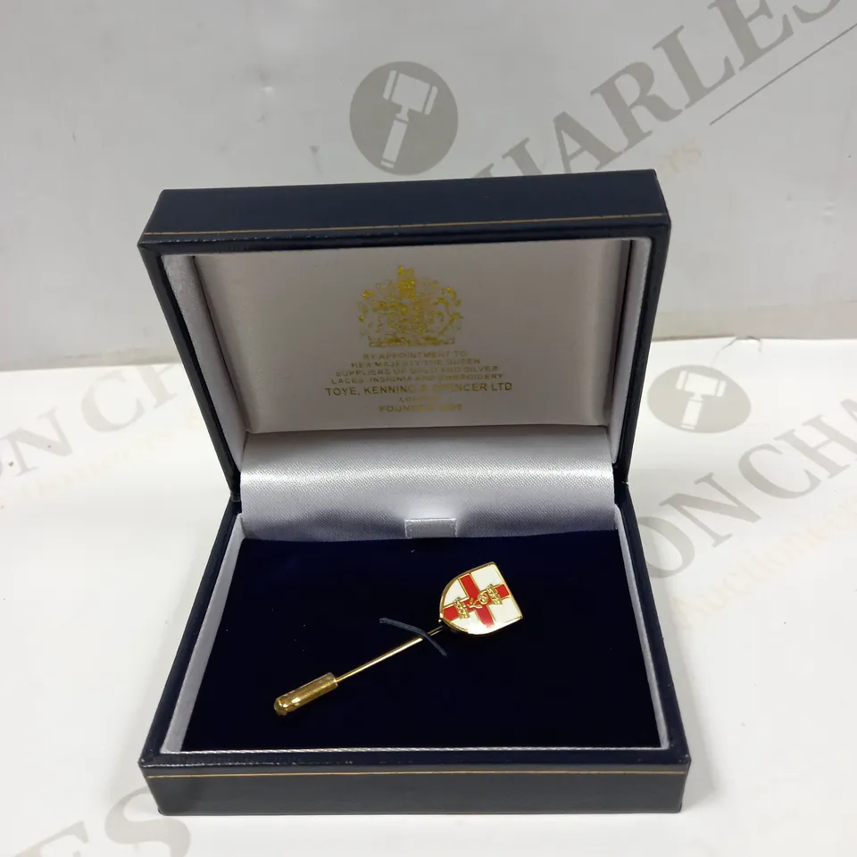 TOYE, KENNING & SPENCER ENGLISH ROSE CLOTHES PIN	