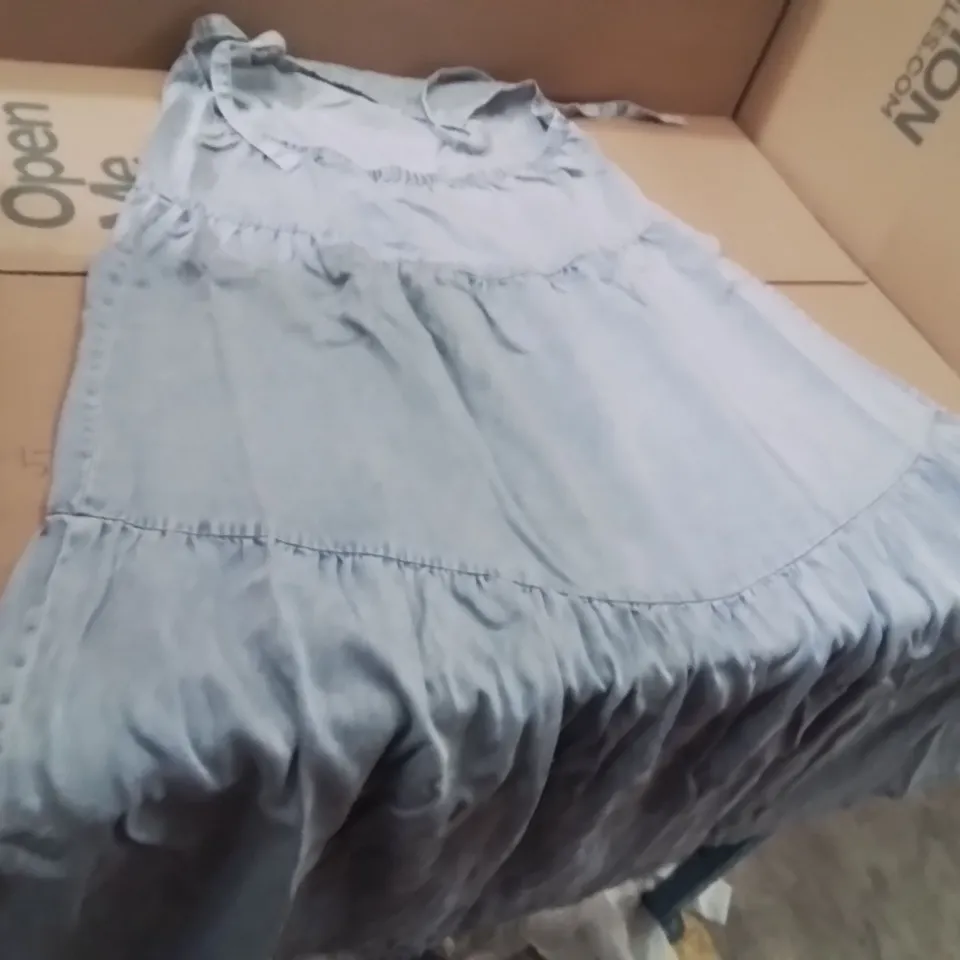 BOXED BRAND NEW APPROXIMATELY 16 SIMPLY BE MAXI TENCEL DRESS LIGHT WASH SIZE 18