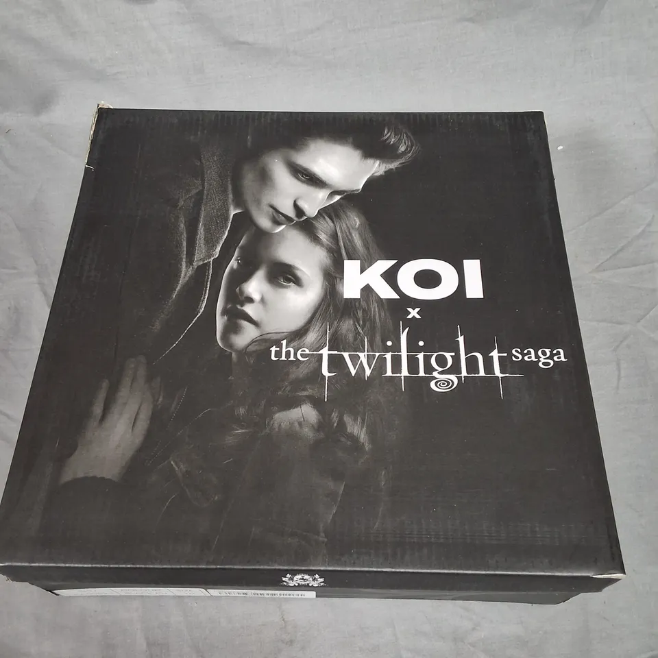 BOXED KOI TWIGHLIGHT TEAM CHARLIE MILITARY HOOTS IN BLACK- UK 10