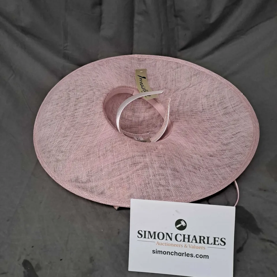 IRRESISTABLE BY VEROMIA BOW DETAIL HAT IN PETAL PINK