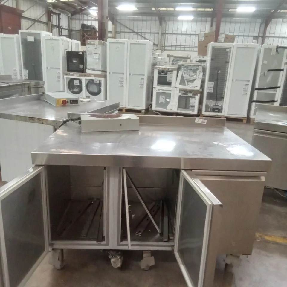 COMMERCIAL FOOD PREP STATION WITH UNDERCOUNTER FRIDGES