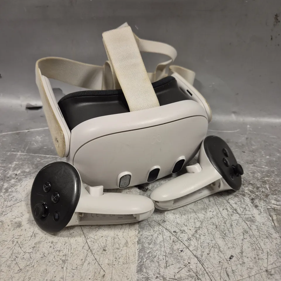 META QUEST 3 VR HEADSET