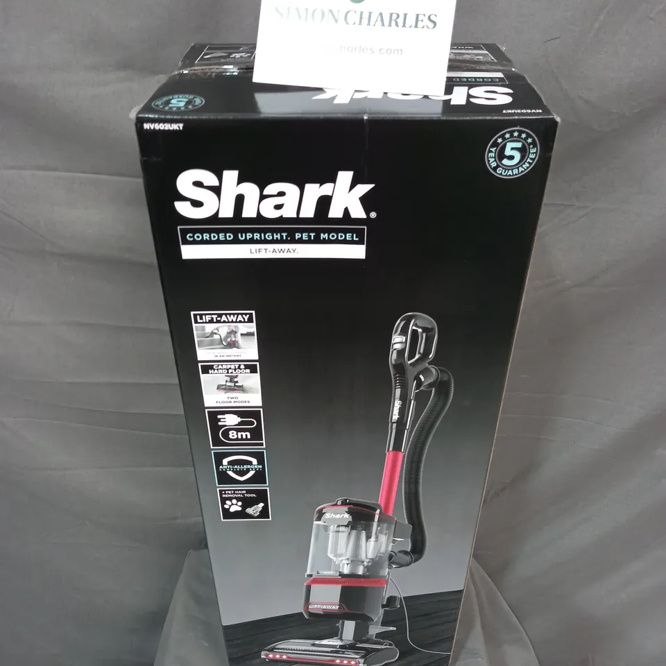 BOXED SHARK CORDED UPRIGHT PET MODEL VACUUM
