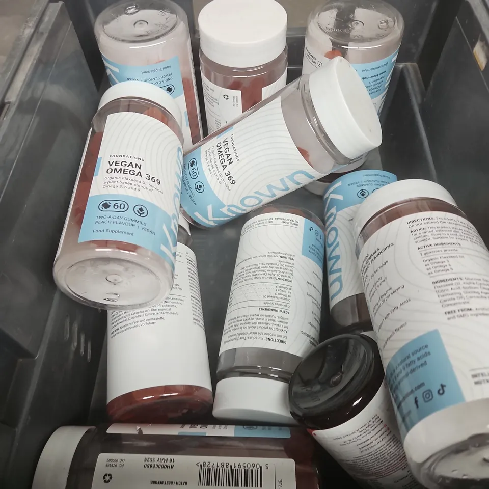 TOTE OF APPROXIMATELY 15 ASSORTED MULTI-VITAMINS AND SUPPLEMENTS TO INCLUDE FOLIC ACID MACA ROOT AND VEGAN OMEGA 369