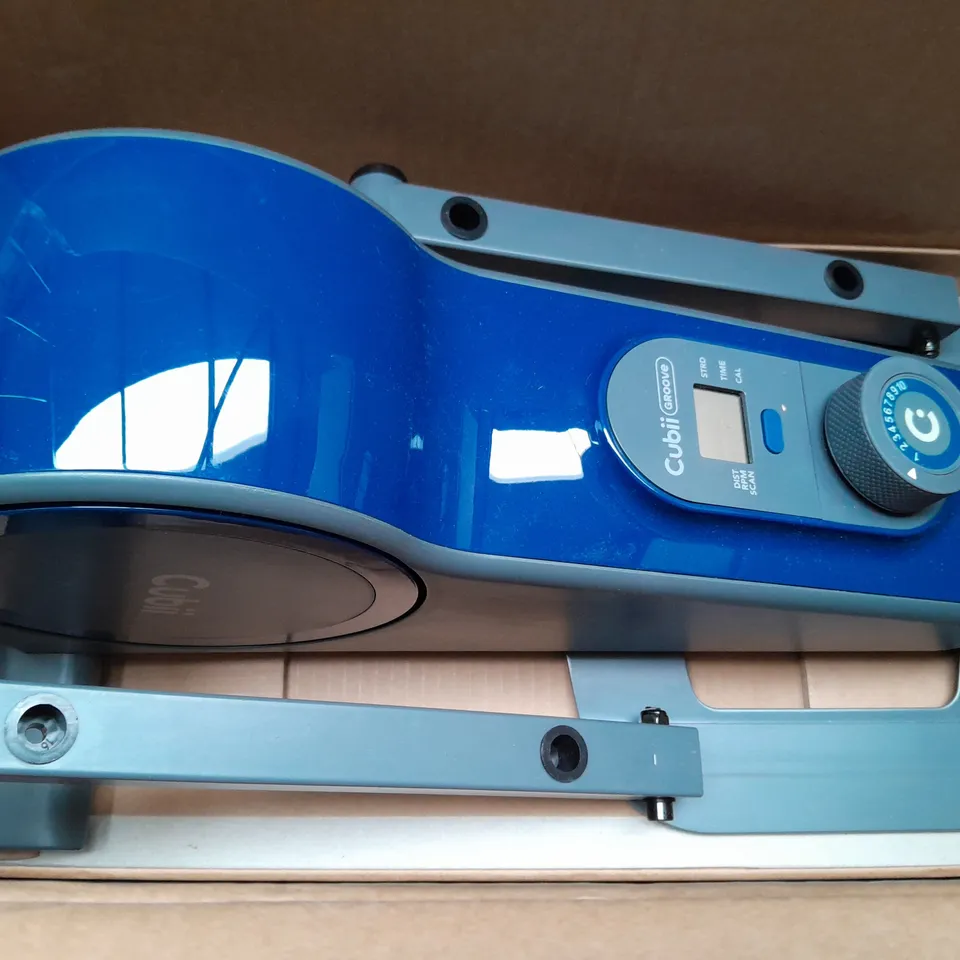 BOXED CUBII GROOVE SEATED ELIPTICAL STEPPER - NAVY