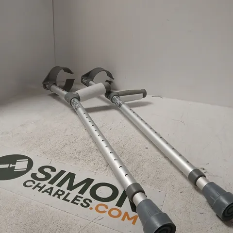 DAYS ADULT CRUTCHES β ALUMINIUM, ADJUSTABLE (PAIR)