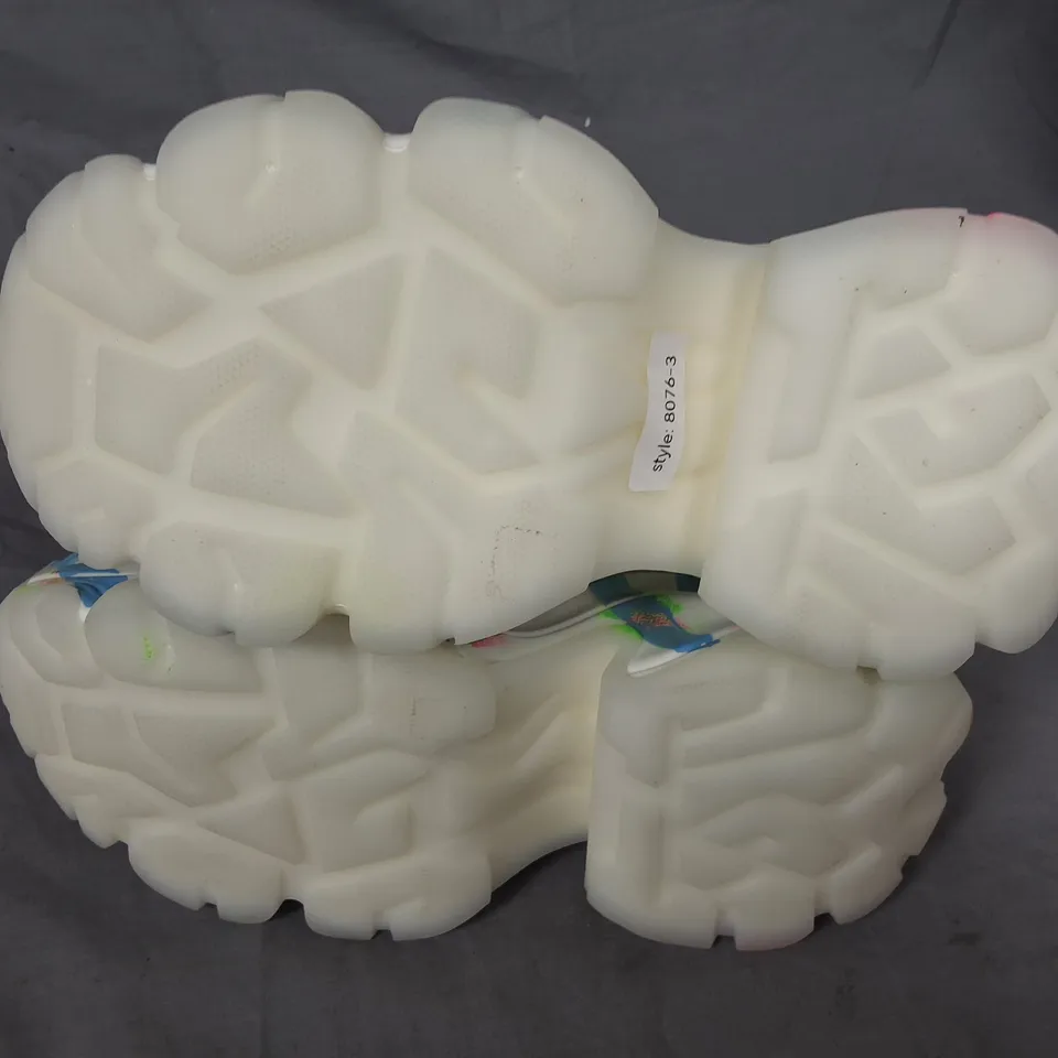 PAIR OF CHUNKY SOLED TRAINERS IN WHITE - UNSPECIFIED