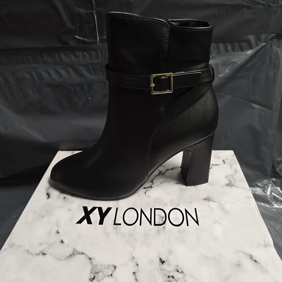 XY LONDON BLACK SYNTHETIC LEATHER ANKLE BOOTS UK 5 (EU 38, US 7)