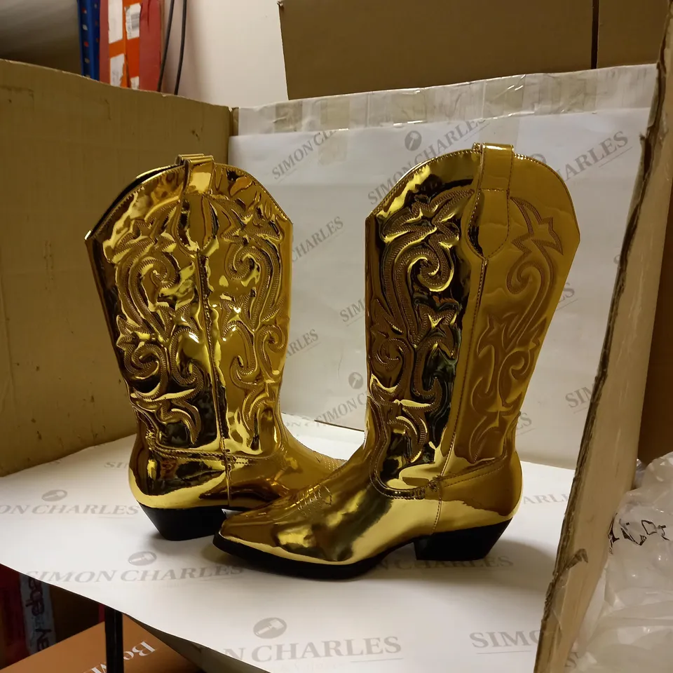 SHINY GOLD FLASHY BOOTS- SIZE: W7