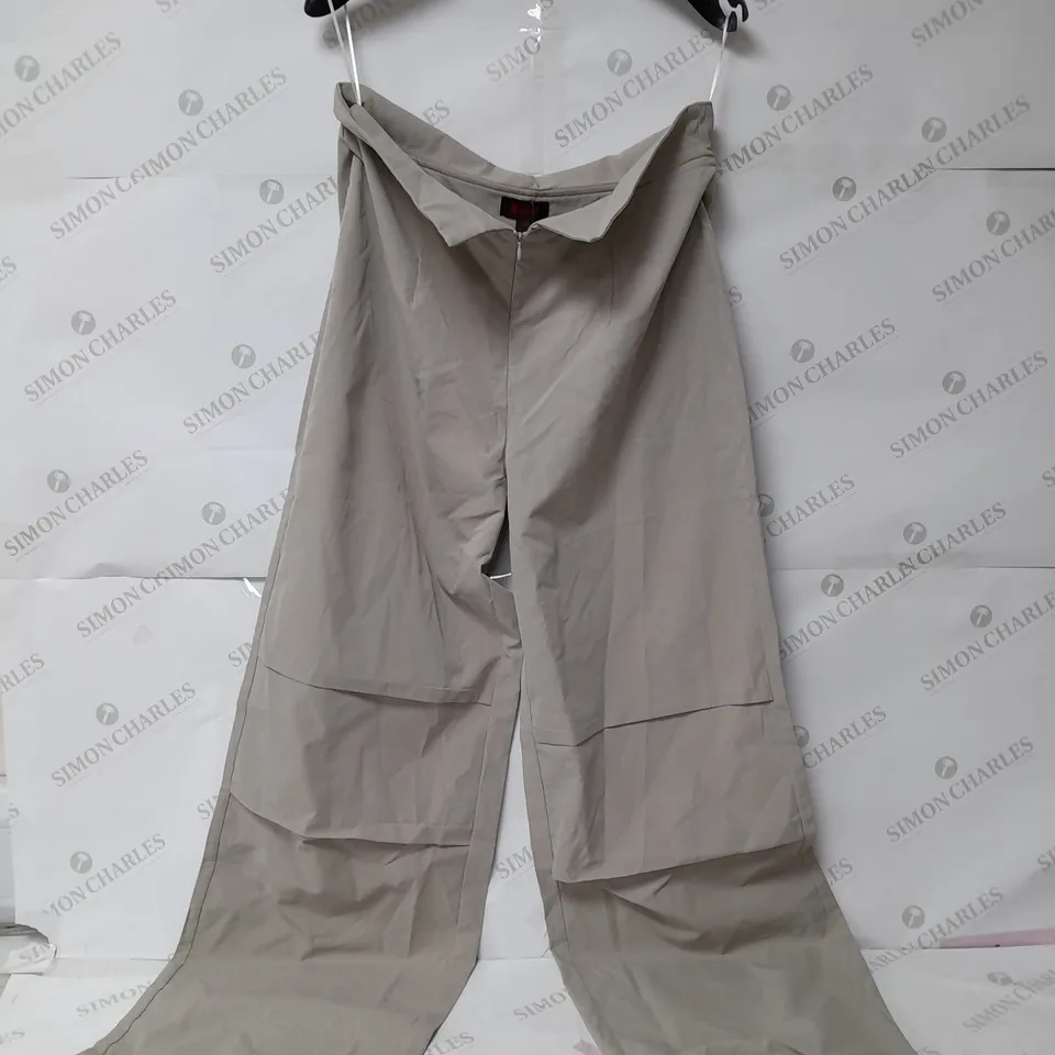 MISSPAP FOLDED WAIST PLEATED TROUSE WITH CRAWSTRING CUFFS IN LIGHT GREY SIZE 14