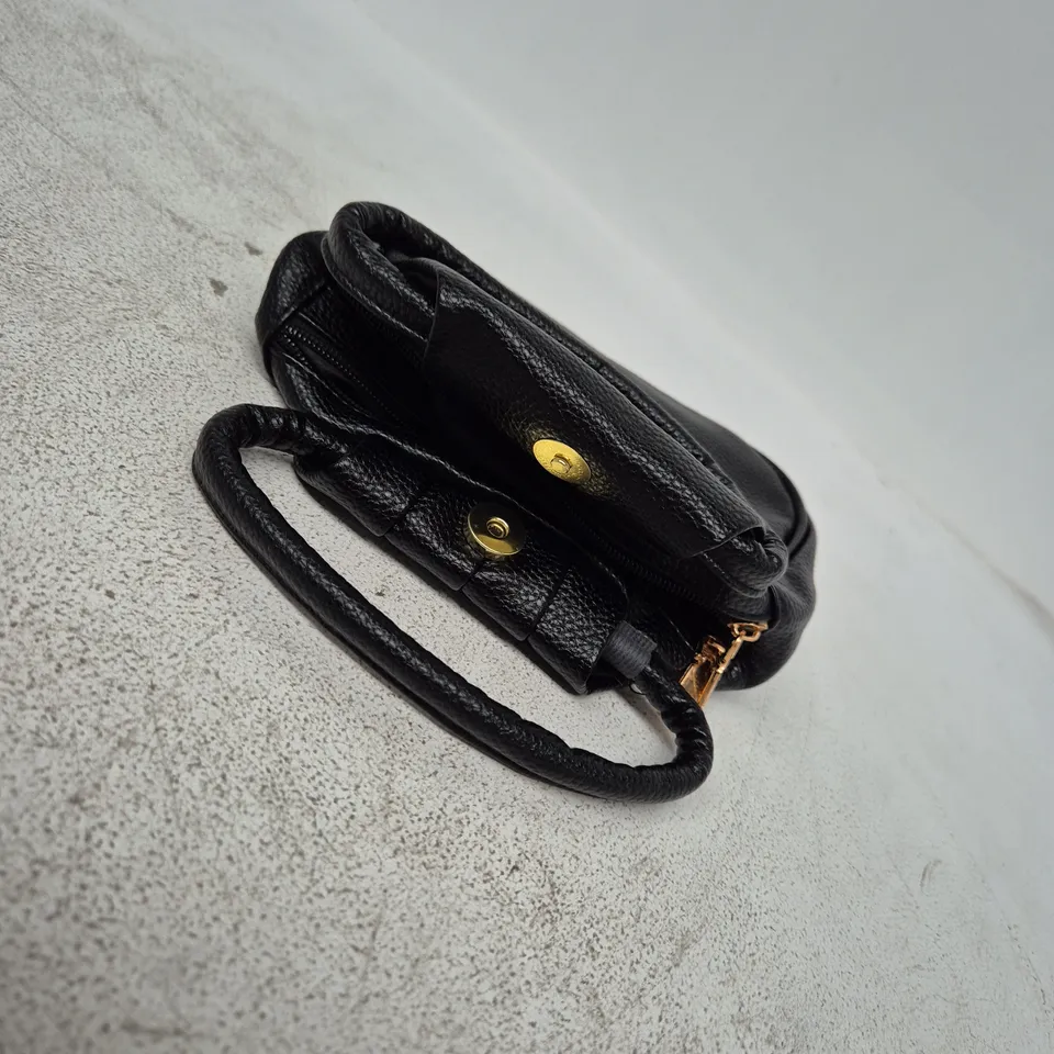 BLACK PEBBLED LEATHER HANDBAG WITH TOP HANDLE – GOLD HARDWARE