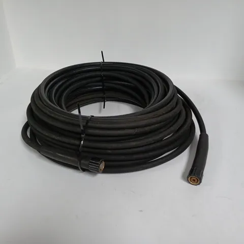 HIGH PRESSURE HOSE IN BLACK - SIZE UNSPECIFIED